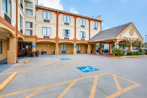 Hotel exterior | Comfort Inn, Dallas TX Hotels