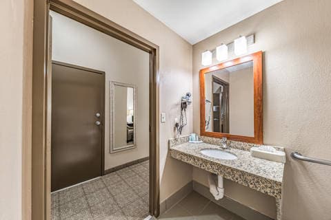 Spacious guest room | Quality Inn, Plano TX Hotels