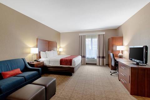 King suite | Comfort Inn, Fredericksburg TX Hotels