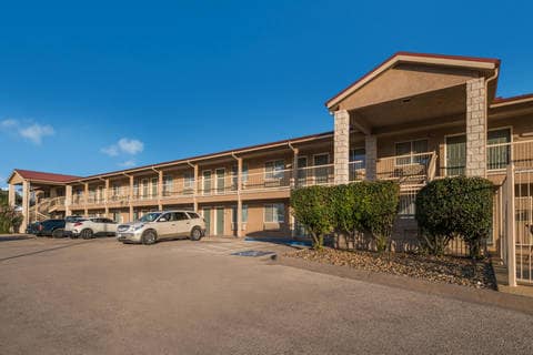 Hotel exterior | Quality Inn, Sonora TX Hotels