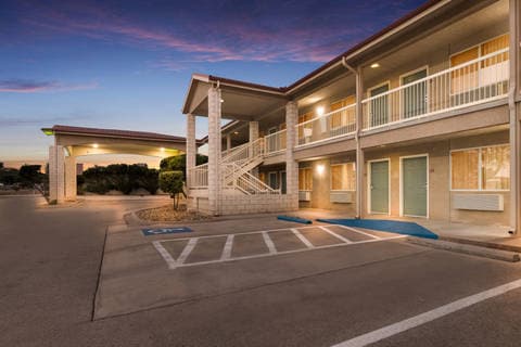 Hotel exterior | Quality Inn, Sonora TX Hotels
