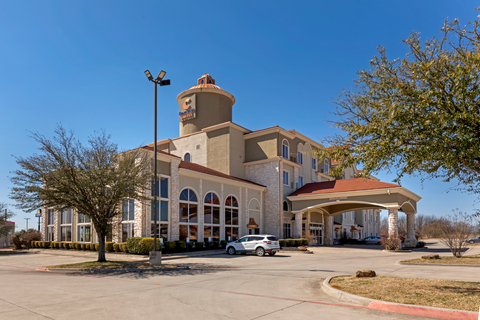 Hotel entrance | Comfort Suites, Gainesville TX Hotels