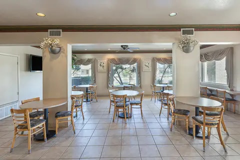 Breakfast area | Econo Lodge, San-antonio TX Hotels