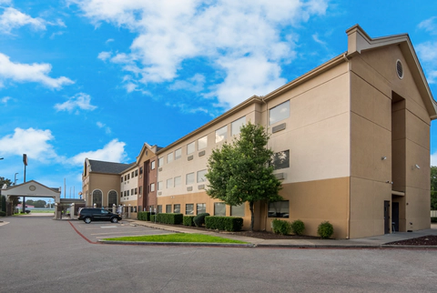 Hotel exterior | Quality Inn, Waco TX Hotels