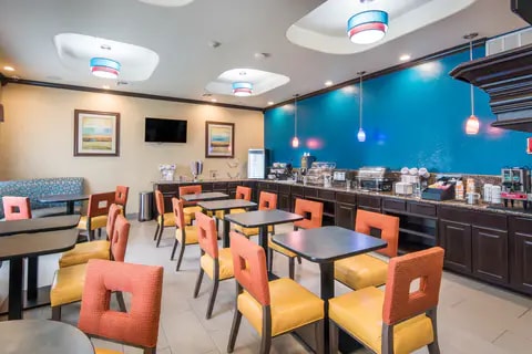 Breakfast area | Clarion, Weatherford TX Hotels