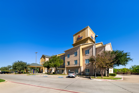 Hotel exterior | Comfort Inn, Corinth TX Hotels