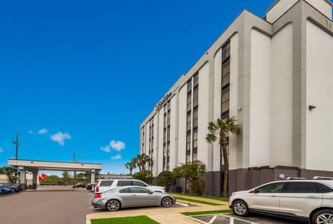 Hotel exterior | Quality Inn, Houston TX Hotels