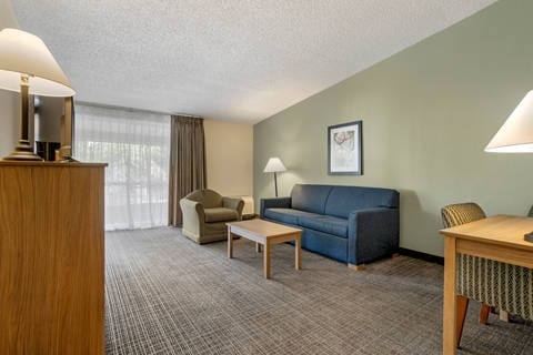 King suite | Quality Inn, Houston TX Hotels