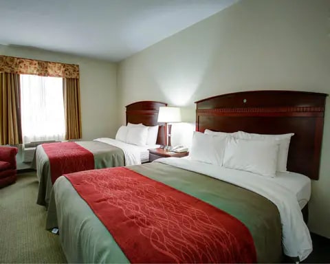 Guest room with double beds