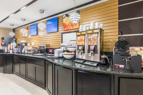 Breakfast area | Comfort Inn, Dallas TX Hotels