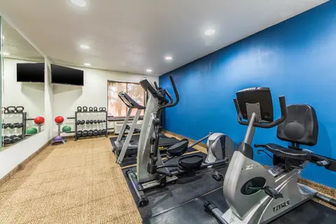 Fitness center | Comfort Inn, Dallas TX Hotels