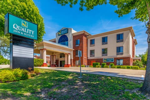 Hotel exterior | Quality Inn, Lampasas TX Hotels
