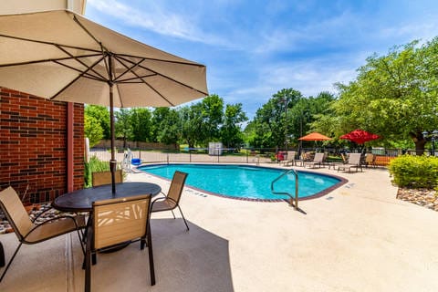 Outdoor pool | Quality Inn, Lampasas TX Hotels