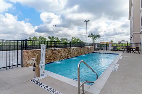Outdoor pool | Comfort Inn, Waller TX Hotels