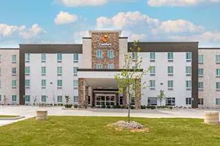 Hotel entrance | Comfort Inn, Euless TX Hotels