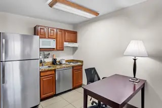 Suite with queen bed(s) | Mainstay, Addison TX Hotels