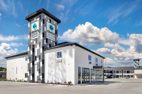 Hotel exterior | Clarion Pointe - Hotel in Spring, TX