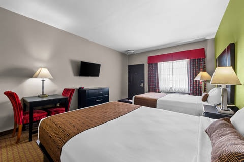 Guest room with queen bed(s) | Rodeway Inn, Dilley TX Hotels