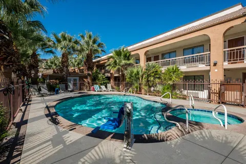 Outdoor pool | Quality Inn, Saint-george UT Hotels