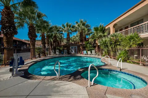 Outdoor pool | Quality Inn, Saint-george UT Hotels