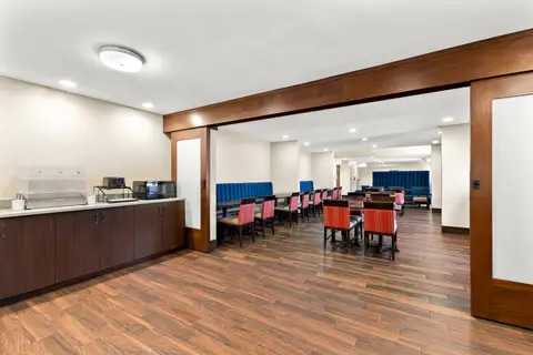 Breakfast area | Comfort Inn, Layton UT Hotels
