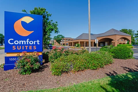 Hotel exterior | Comfort Suites, Chesapeake VA Hotels