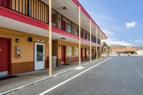 Hotel exterior | Econo Lodge, Bristol VA Hotels