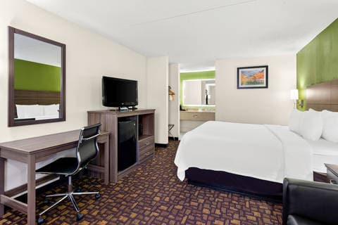 Guest room with microwave and refrigerator | Quality Inn, Salem VA Hotels
