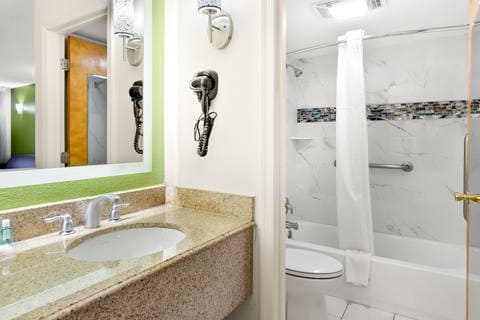 Bathroom in guest room | Quality Inn, Salem VA Hotels