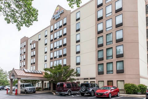 Hotel exterior | Comfort Inn, Arlington VA Hotels
