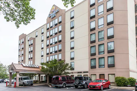 Hotel exterior | Comfort Inn, Arlington VA Hotels