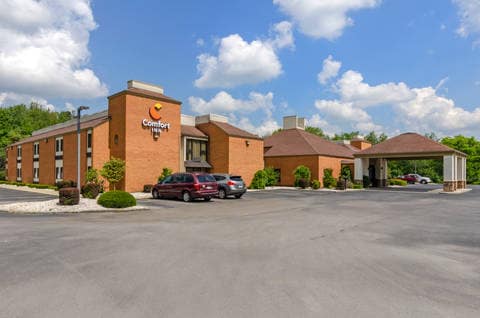 Hotel entrance | Comfort Inn, Bluefield VA Hotels