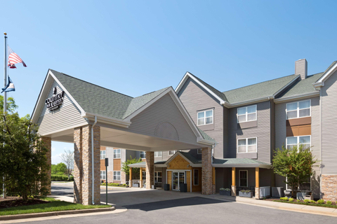 Hotel Exterior | Country, Sterling VA Hotels