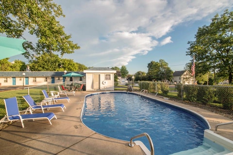 Hotel near popular attractions | Rodeway Inn, Rutland VT Hotels