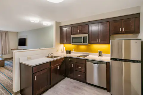 King suite | Mainstay, Spokane WA Hotels