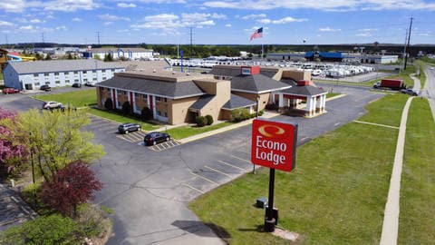 Hotel exterior | Econo Lodge, Rothschild WI Hotels