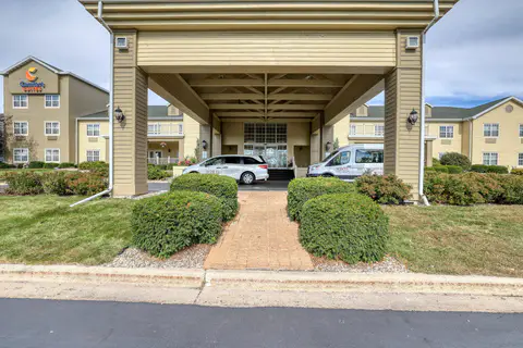 Hotel exterior | Comfort Suites, Appleton WI Hotels