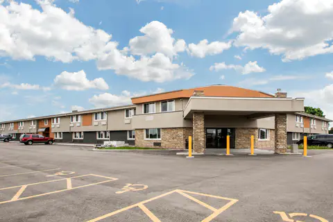 Hotel exterior | Quality Inn, Madison WI Hotels