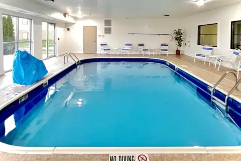 Indoor pool | Quality Inn, Wisconsin-dells WI Hotels