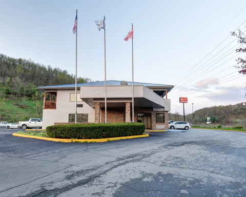 Hotel exterior | Econo Lodge, Morgantown WV Hotels