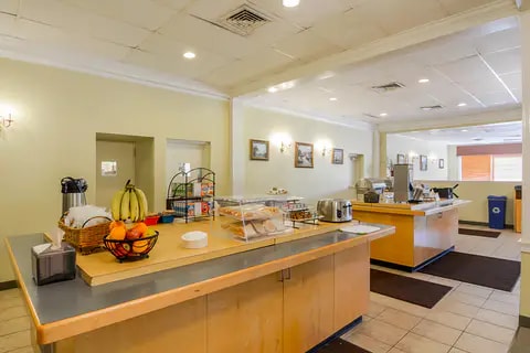 Breakfast area | Clarion, Harpers-ferry WV Hotels