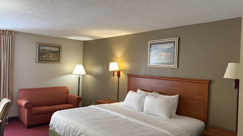 Guest room with king bed(s) | Econo Lodge Mt. Hope - Beckley - Hotel in Mt Hope, WV