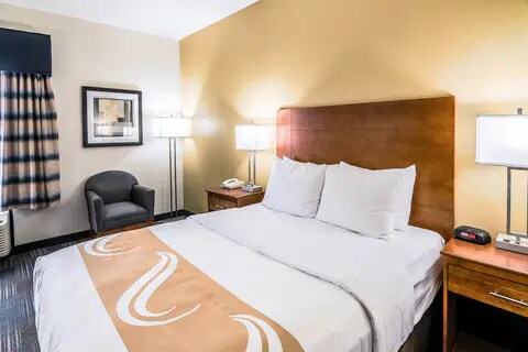 Quality Inn Hotel In Alexander City Al Near Lake Martin