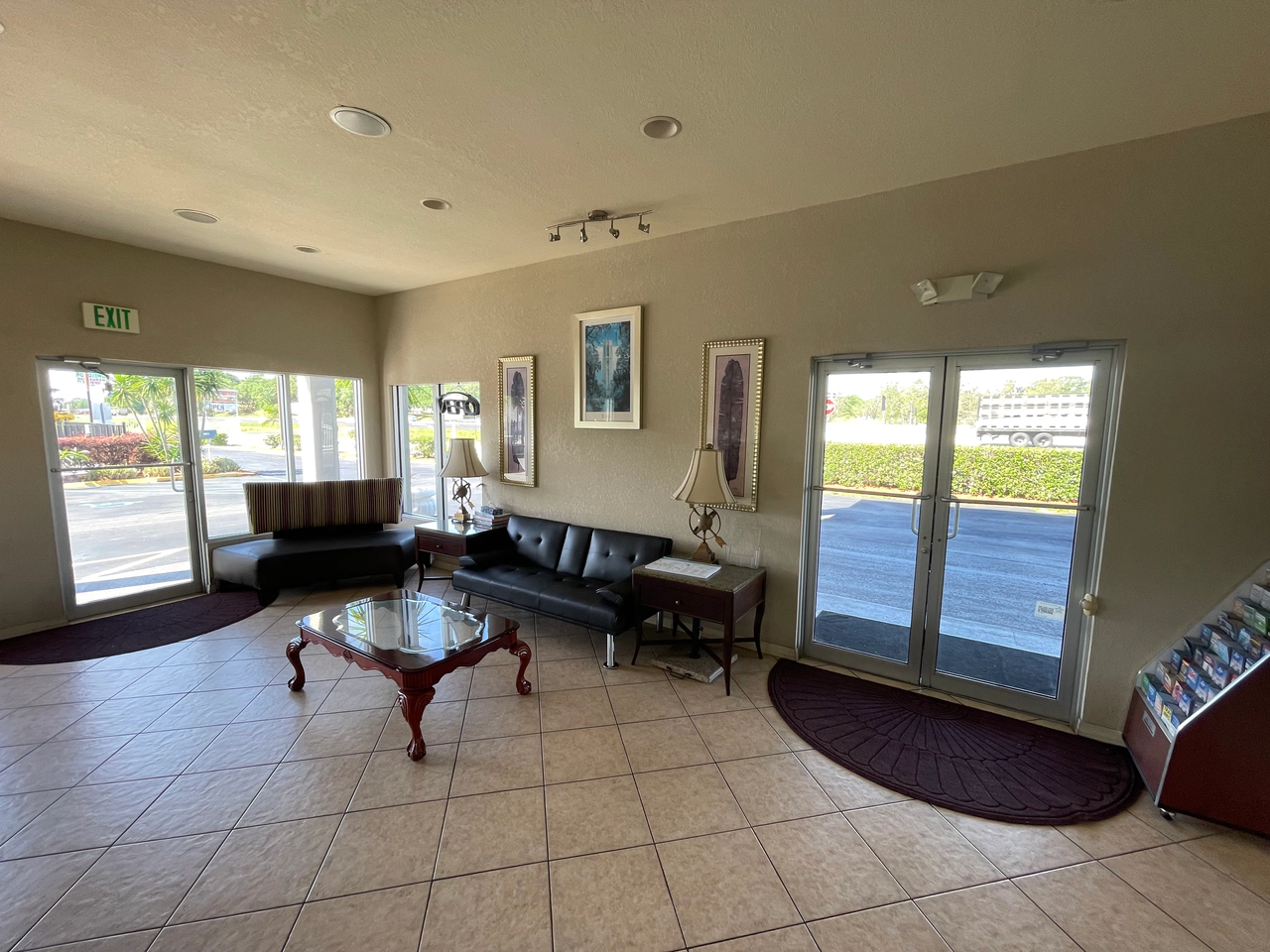 Hotel lobby | Rodeway Inn, Lake-wales FL Hotels