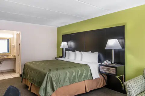 Hotel in Hinesville, GA | Quality Inn® Official Site | Quality Inn 