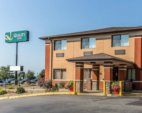 Quality Inn At Collins Road Hotel In Cedar Rapids Ia Book Now