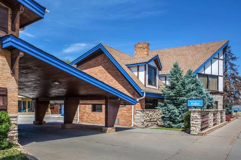 Rodeway Inn Hotel In Lyons Il Near Brookfield Zoo