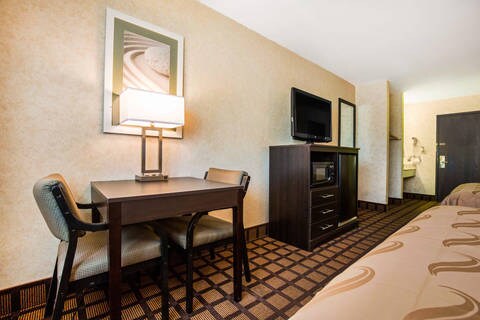 Hotels In Monee Il Quality Inn Near University Station