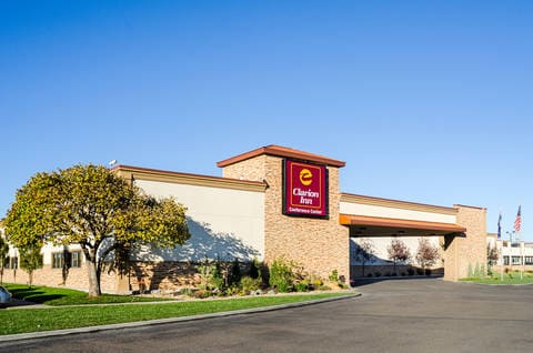 Hotel In Garden City Ks Clarion Official Site Clarion Inn