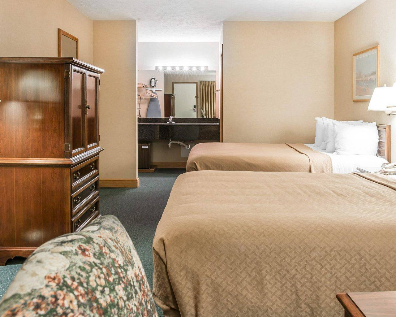 Quality Inn Suites Beachfront Mackinaw City Mi Hotel